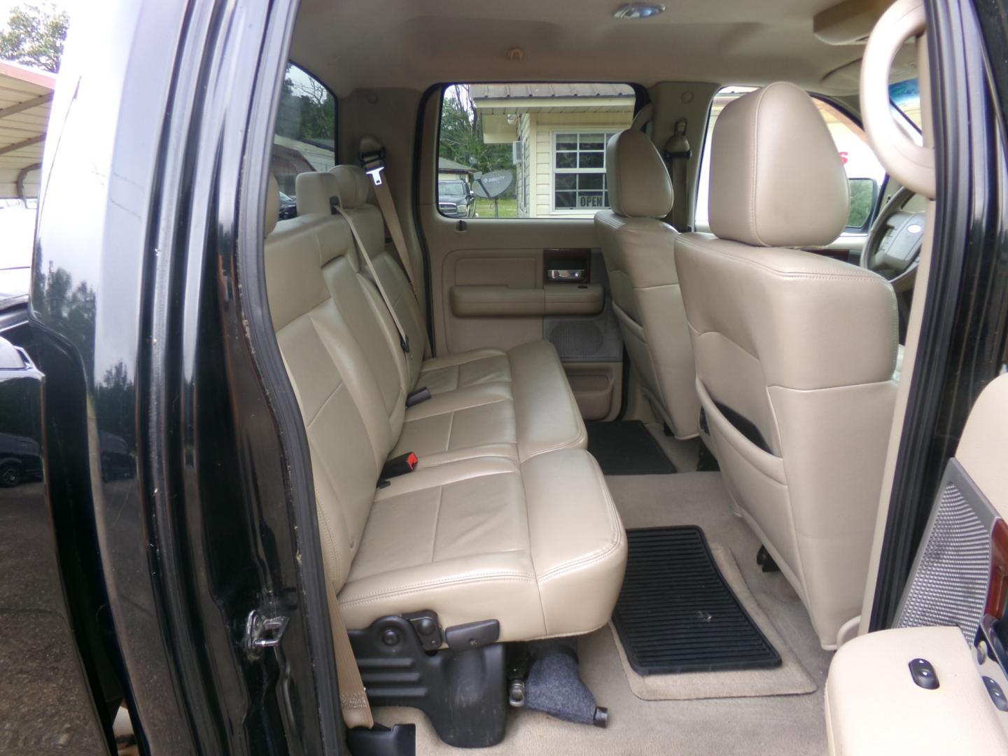 2008 Black /Tan Ford F-150 Lariat SuperCrew (1FTPW14V48K) with an 5.4L V8 SOHC 24V FFV engine, 4-Speed Automatic Overdrive transmission, located at 401 First NE, Bearden, AR, 71720, (870) 687-3414, 33.726528, -92.611519 - Photo#15